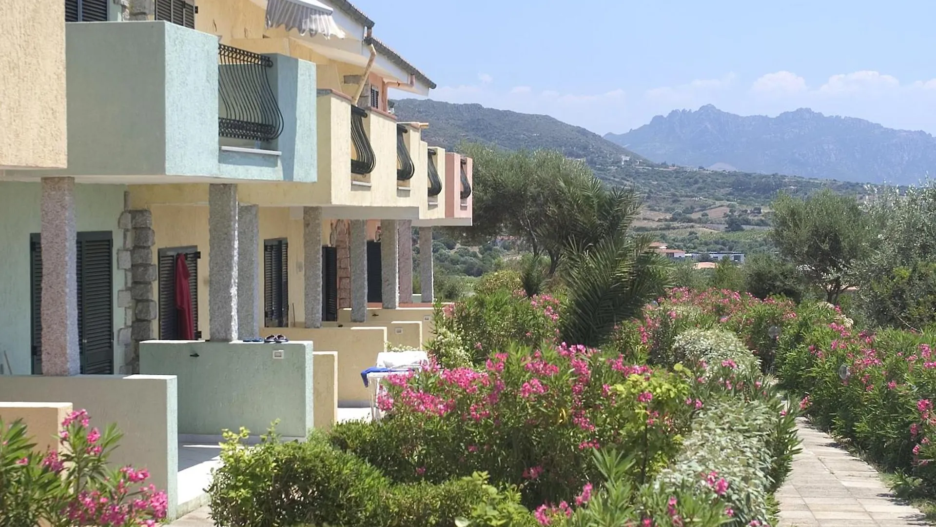 לינה וארוחת בוקר באדזי Borgo Del Tennis - Sa Ventana 2